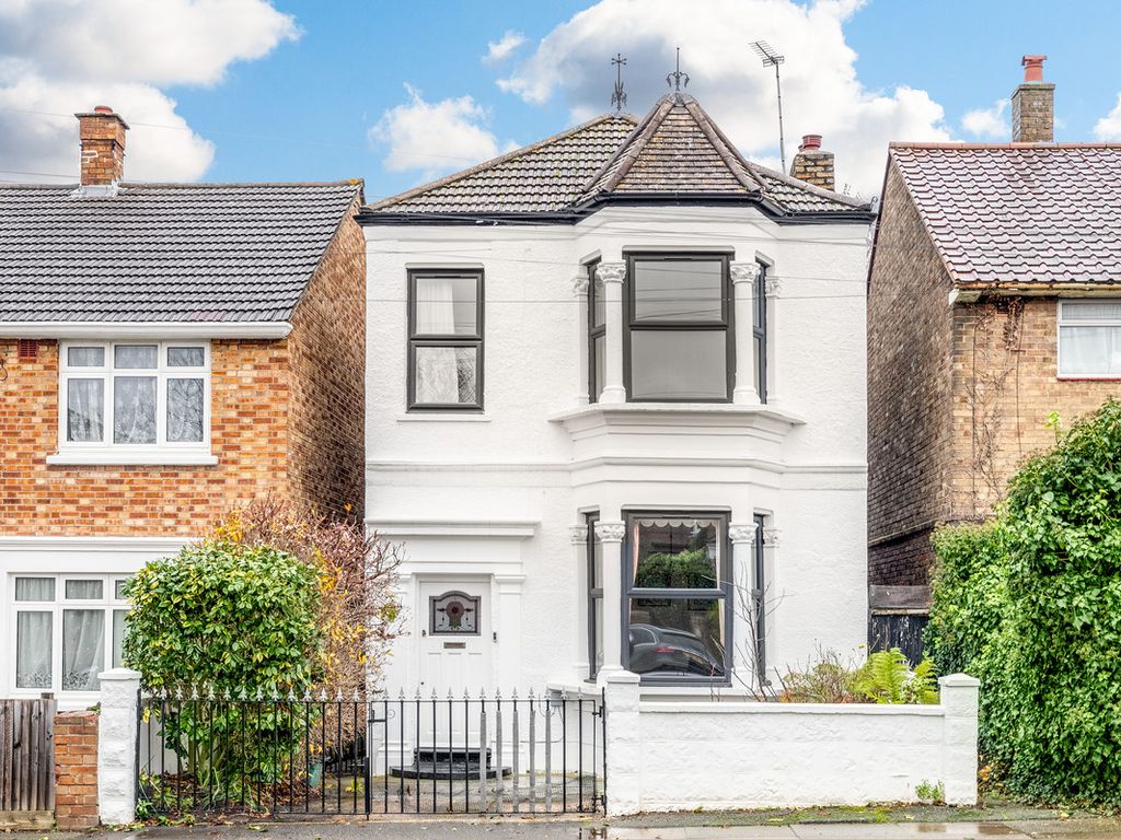 4 bed detached house for sale in Houston Road, London SE23, £1,000,000