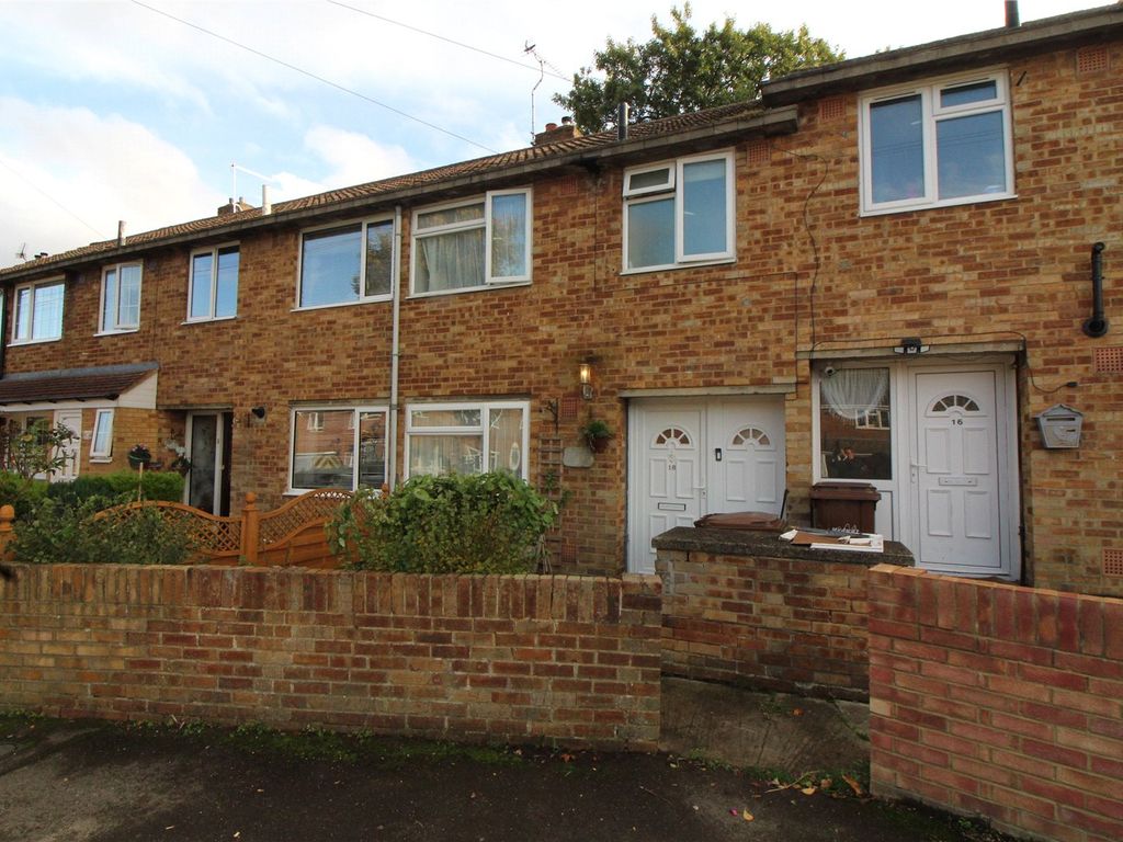 2 bed terraced house for sale in Gorse Avenue, Chatham ME5 Zoopla