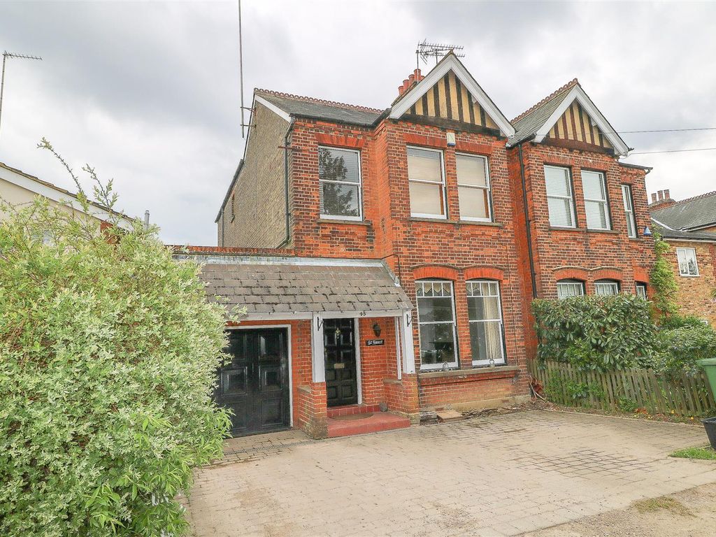 4 bed detached house to rent in College Road, Hoddesdon EN11, £1,900