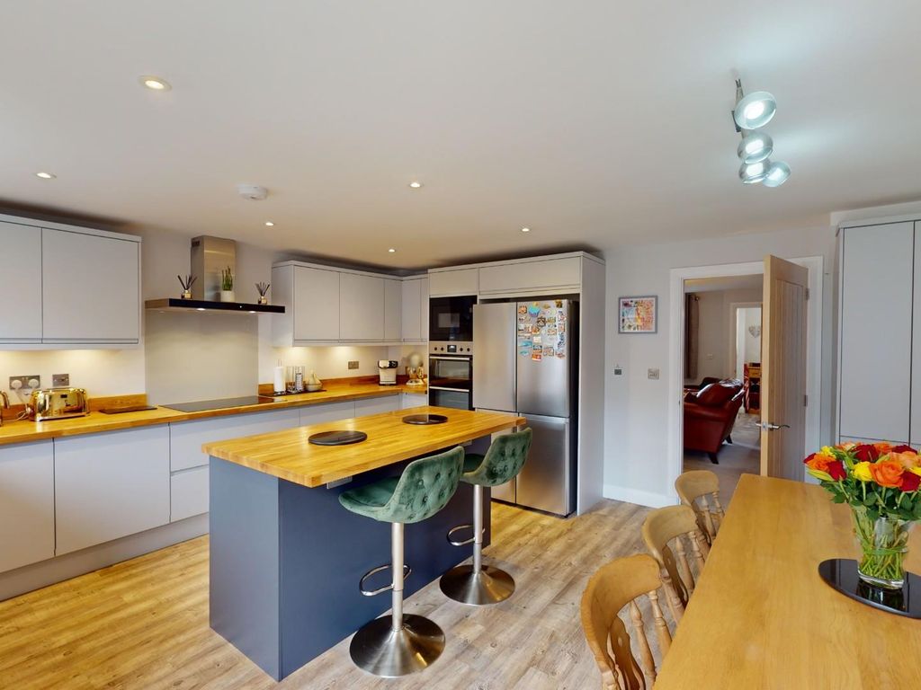 3 bed semidetached house for sale in Skipton Road, Steeton, Keighley