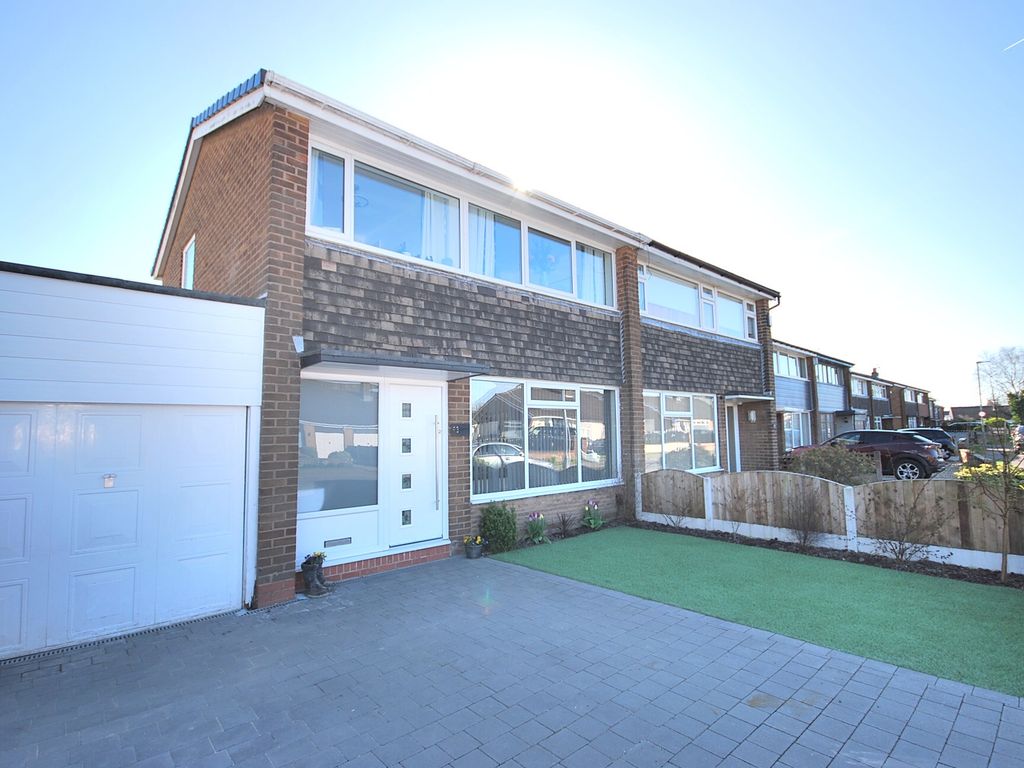 3 bed semidetached house for sale in Chestnut Drive South, Leigh WN7