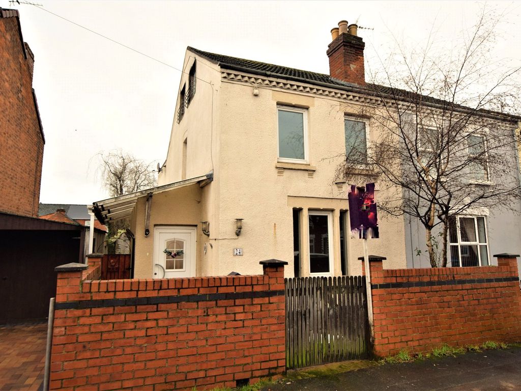 3 bed semidetached house for sale in Granville Street, Gloucester, Gloucestershire GL1, £