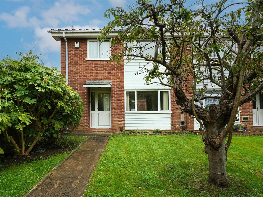 3 bed semidetached house for sale in Golden Vale, Churchdown