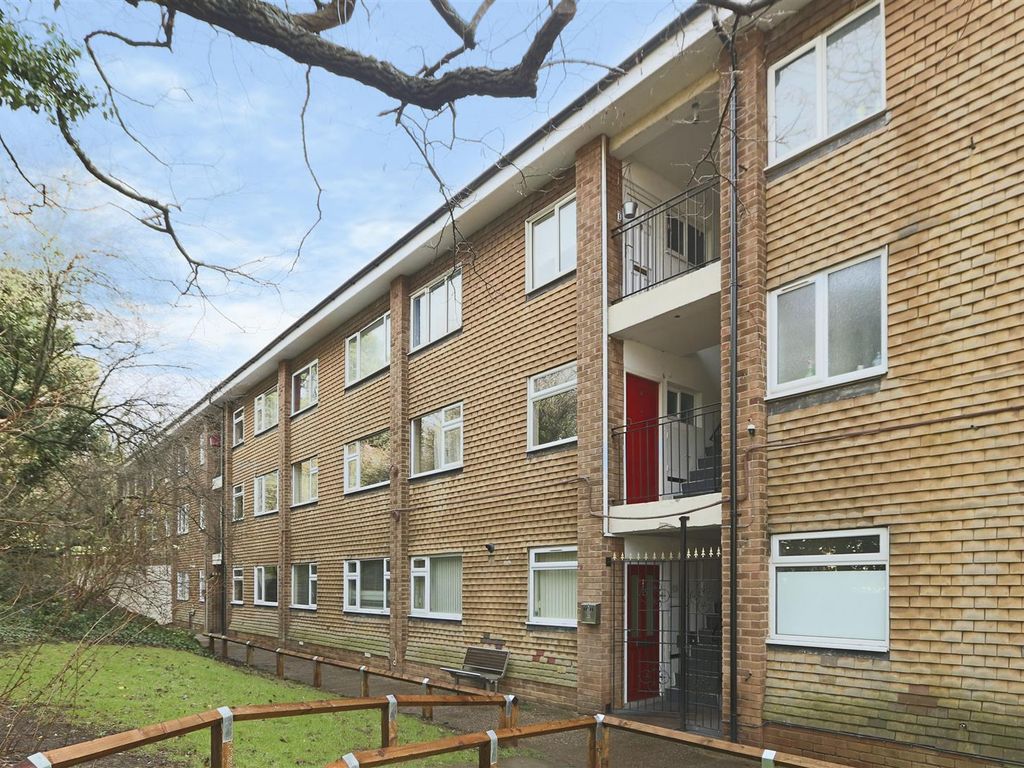 2 bed flat for sale in Malcolm Close, Mapperley Park, Nottingham NG3