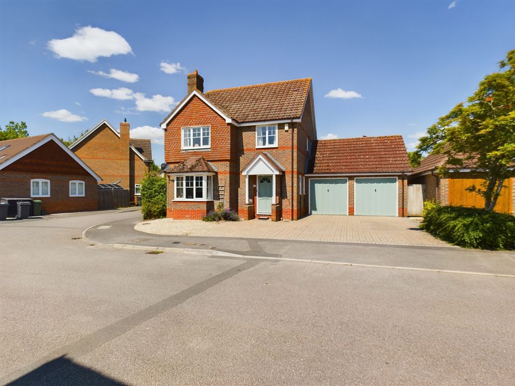 4 bed detached house for sale in Swan Drive, Aldermaston RG7 Zoopla