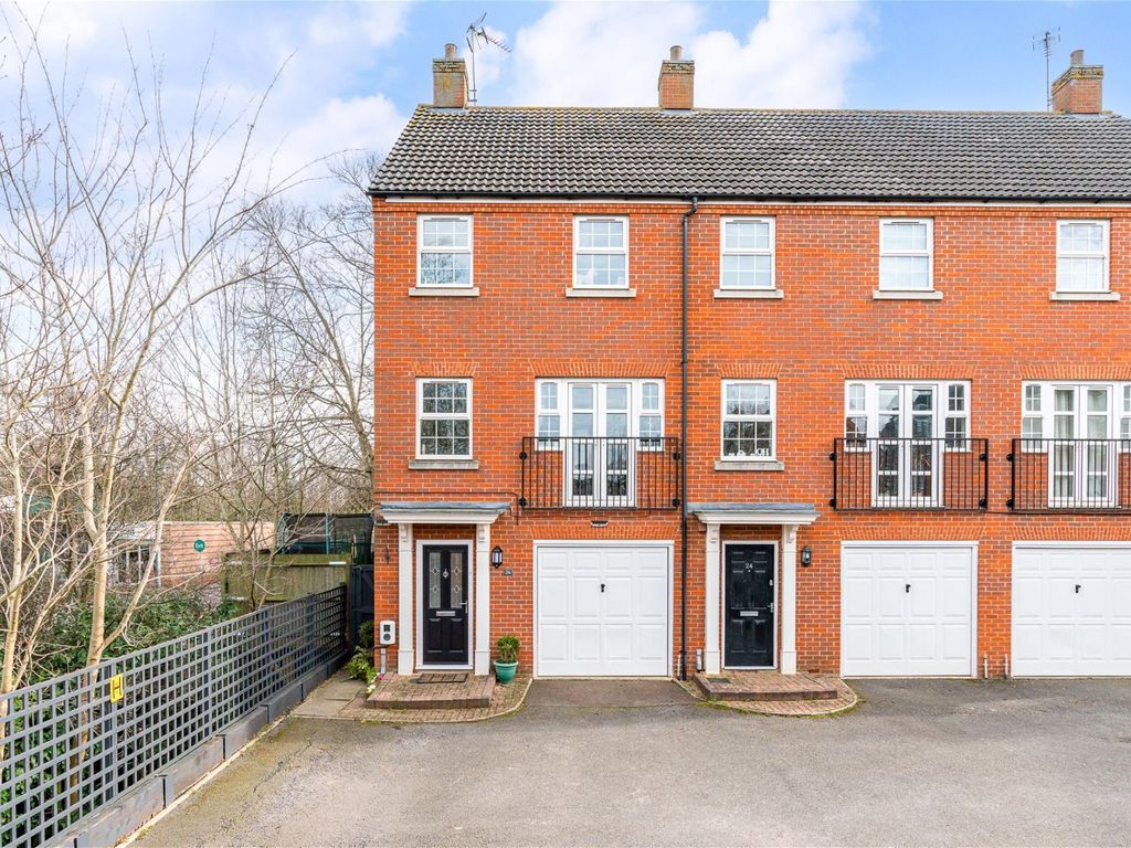 4 bed town house for sale in Langstone Ley, Welwyn Garden City AL7 Zoopla