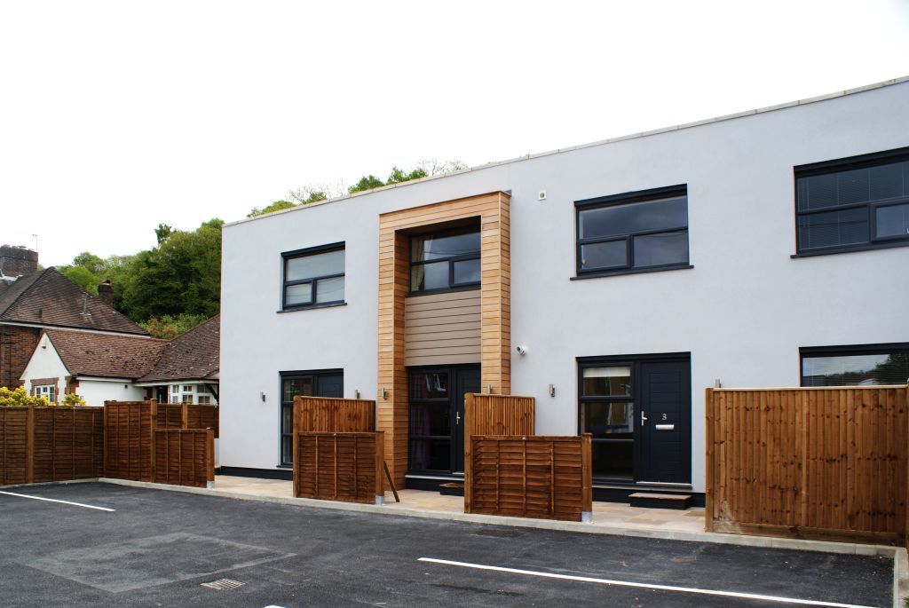 1 bed end terrace house to rent in Catteshall Lane, Godalming GU7, £