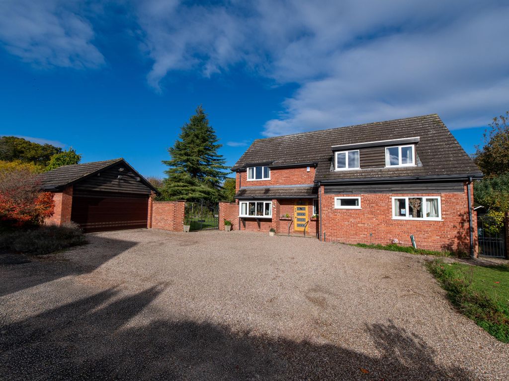 3 bed detached house for sale in Leek Wootton, Warwick, Warwickshire