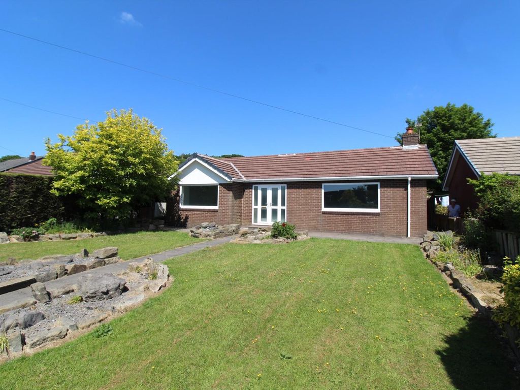 4 bed detached bungalow to rent in Manchester Road, Walmersley, Bury