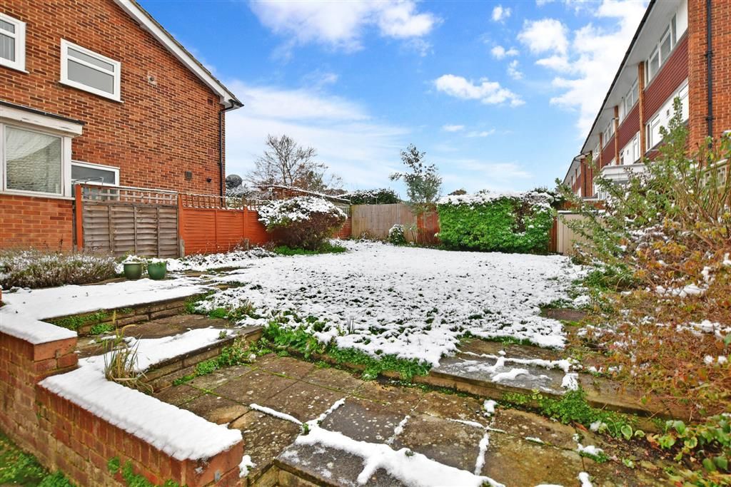 2 bed for sale in Rutherford Close, Sutton, Surrey SM2, £