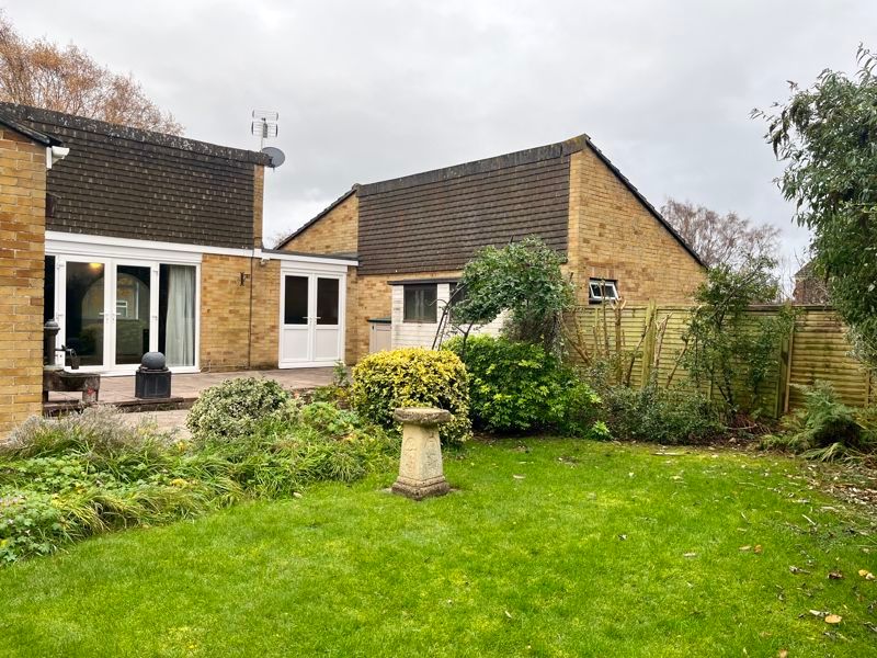 2 bed bungalow for sale in Clarken Close, Nailsea, Bristol BS48, £