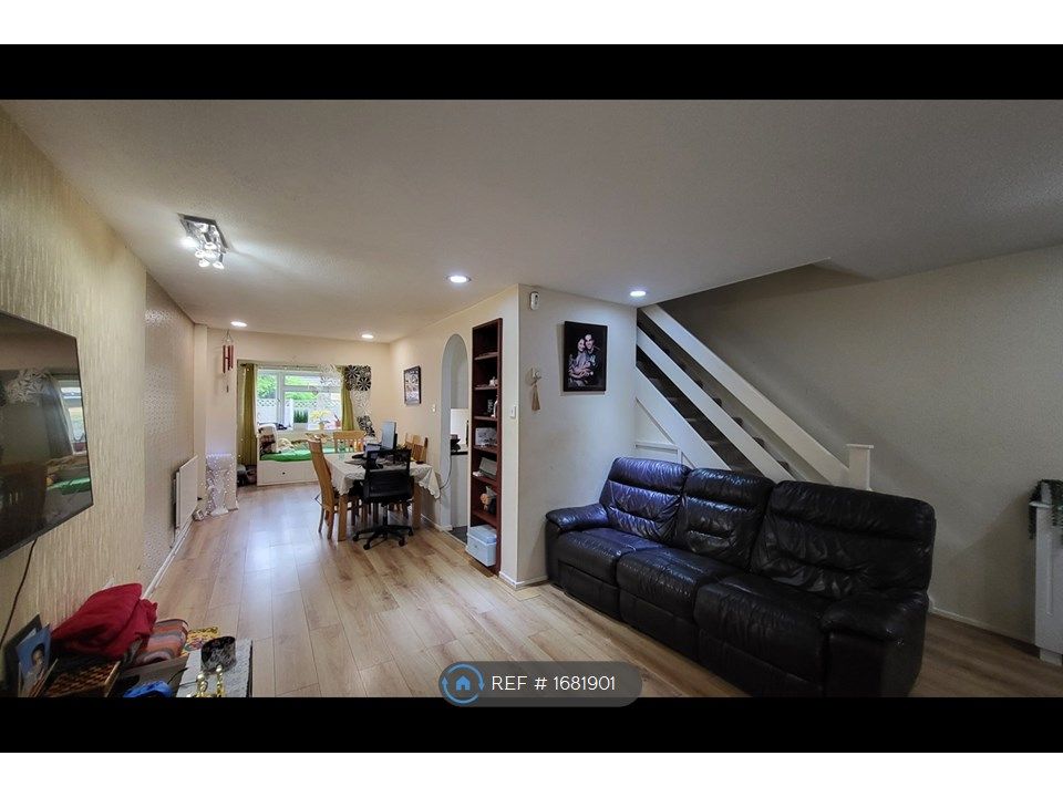 3 bed end terrace house to rent in Poplar Way, Ilford IG6 Zoopla