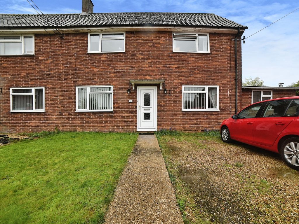 3 bed semidetached house for sale in Hingham Road, Great Ellingham