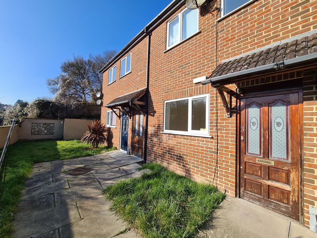1-bed-maisonette-to-rent-in-st-francis-close-strood-me2-850-pcm-zoopla