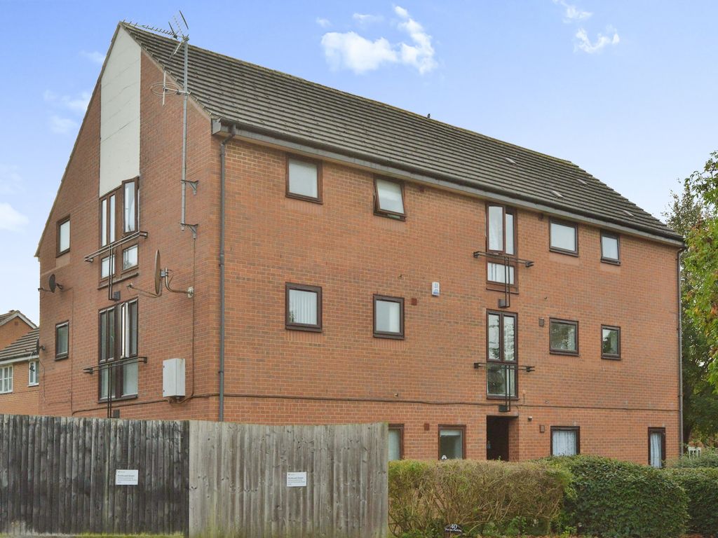 2 bed flat for sale in Porthcawl Green, Tattenhoe, Milton Keynes