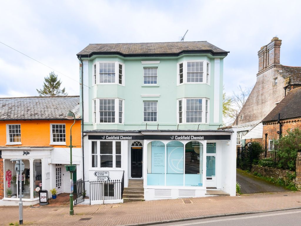 4 bed detached house for sale in High Street, Cuckfield RH17, £800,000