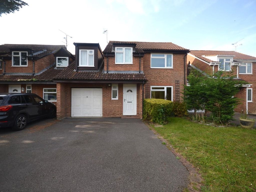 3 bed property to rent in Hengrave Close, Lower Earley, Reading RG6, £