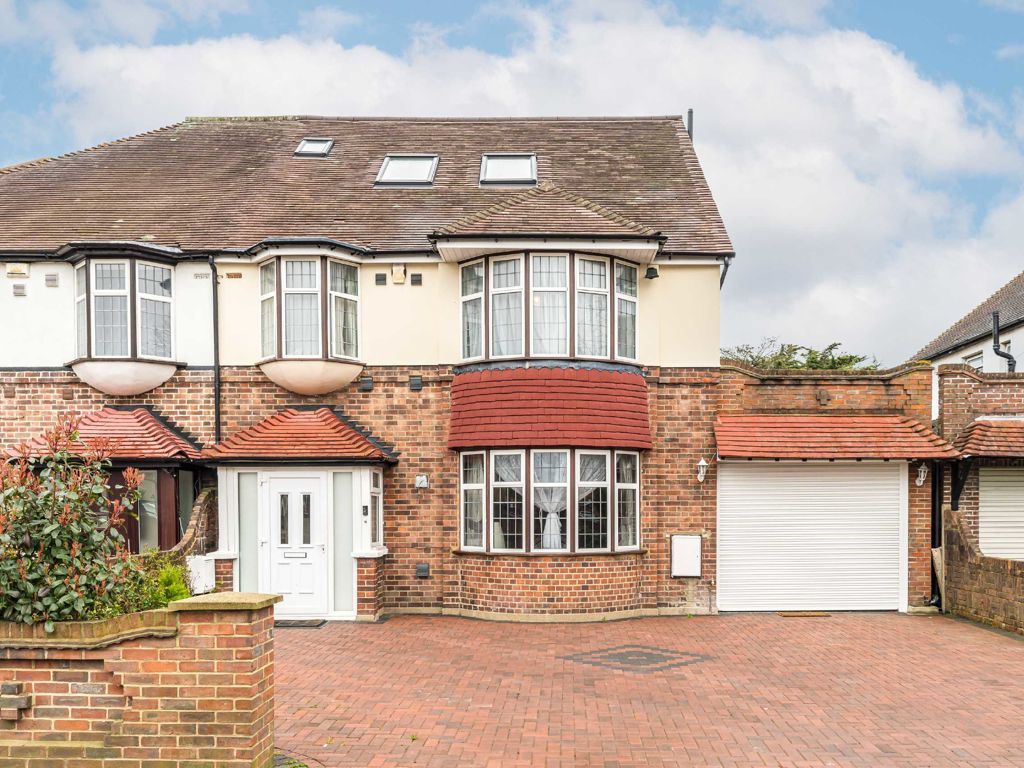 5 bed semidetached house for sale in Bath Road, Hounslow TW3, £