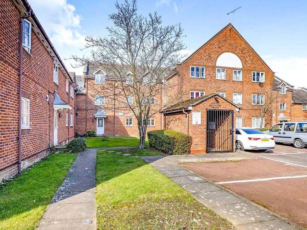1 bed flat for sale in Whippendell Road, Watford, Hertfordshire WD18, £
