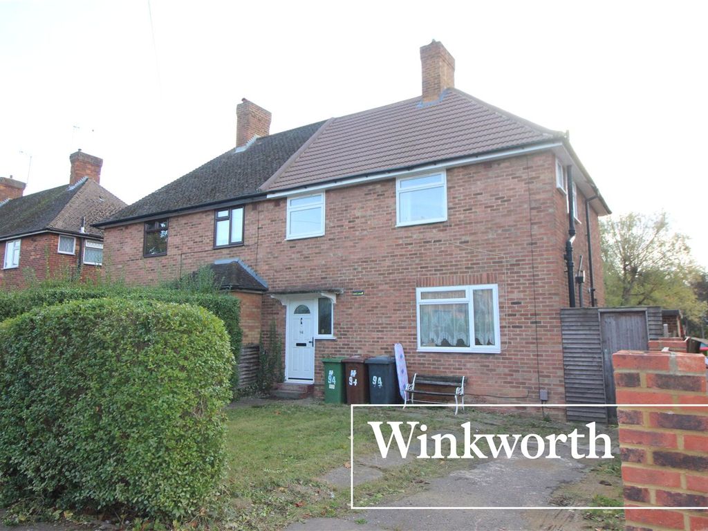 3 bed semidetached house for sale in Hartforde Road, Borehamwood