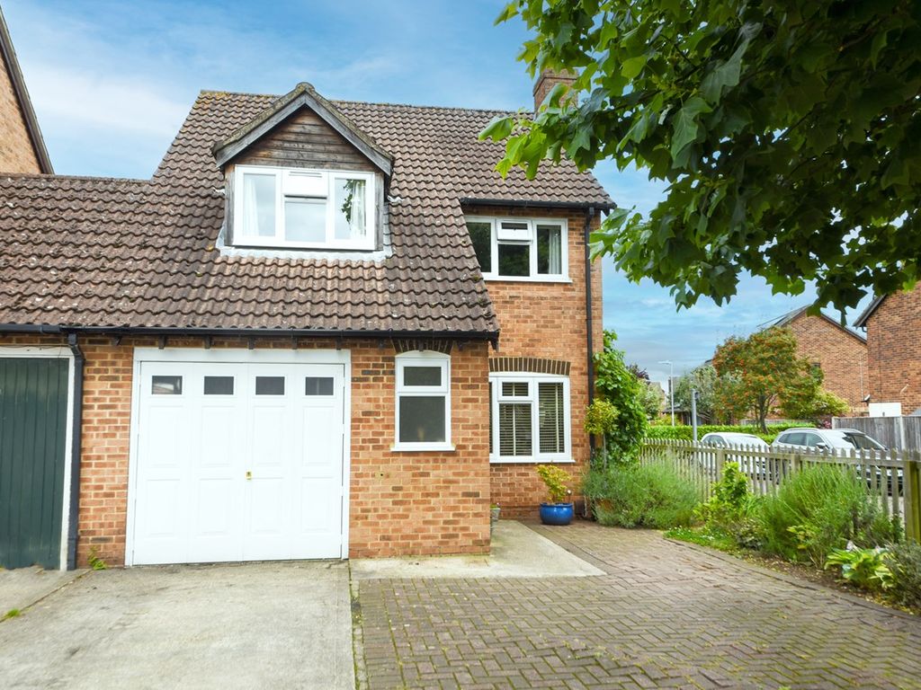 3 bed end terrace house for sale in bs Acre, Thatcham RG19, £385,000