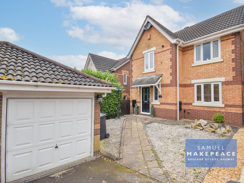 4 bed detached house for sale in Lapwing Road, Kidsgrove, StokeOnTrent ST7, £245,000 Zoopla