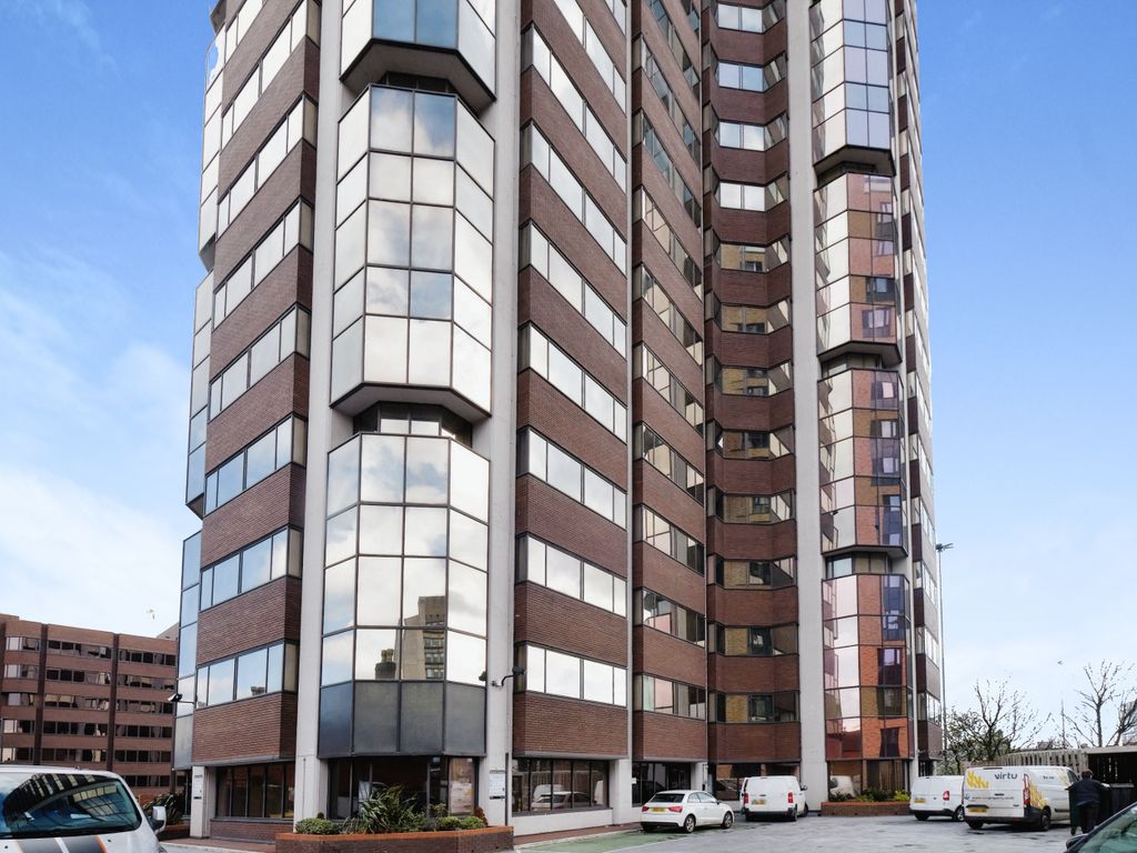 2 bed flat for sale in Hagley Road, Birmingham, West Midlands B16, £