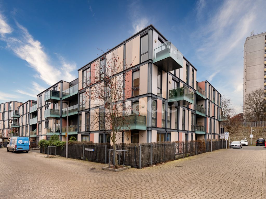 2 bed flat for sale in Repton House, Jacks Farm Way, Highams Park