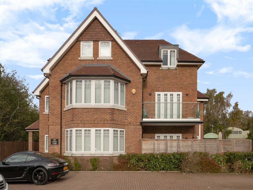 1 bed flat for sale in Lower Morden Lane, Morden SM4, £375,000 Zoopla