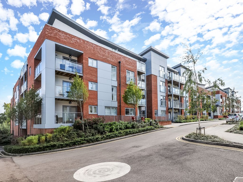 2 bed flat to rent in Charrington Place, St.Albans AL1 Zoopla