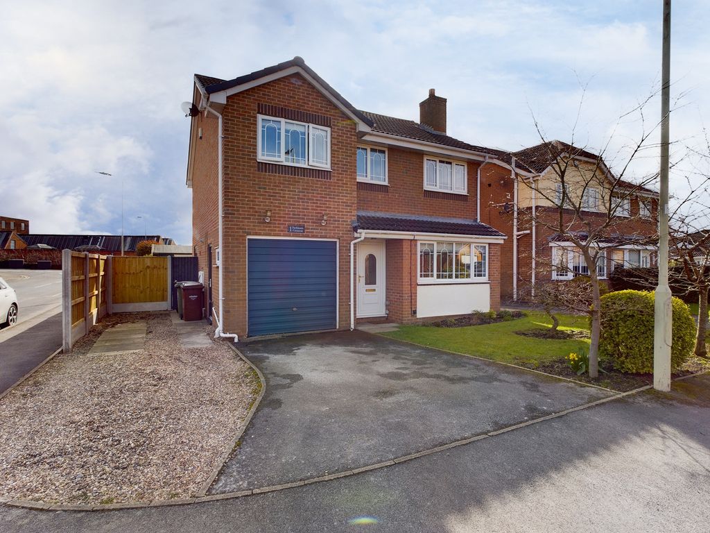 4 bed detached house for sale in Parklands Crescent, Horbury, Wakefield