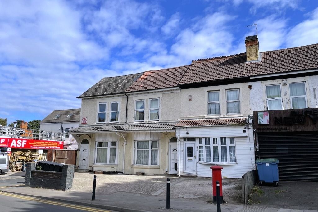 2 bed flat to rent in Yardley Road, Acocks Green B27, £750 pcm Zoopla