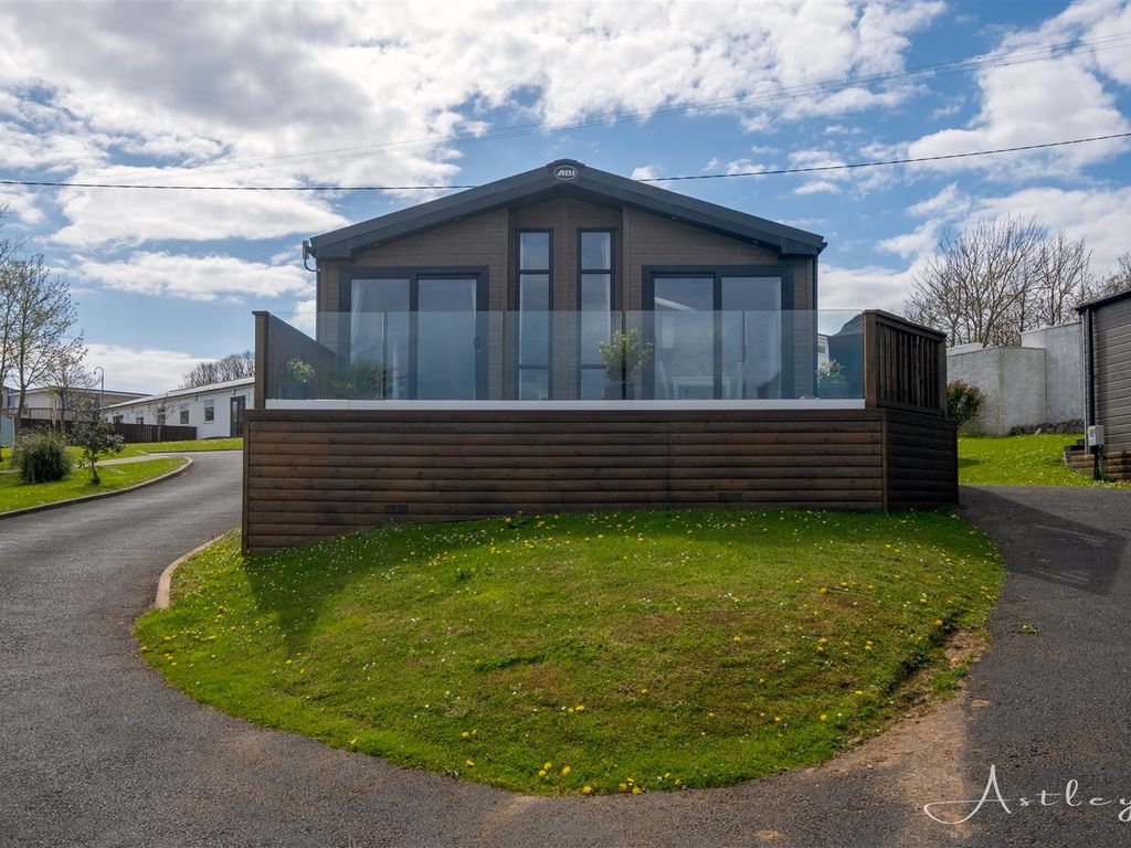 2 bed lodge for sale in Bayview Gardens, Oxwich, Swansea SA3, £175,000