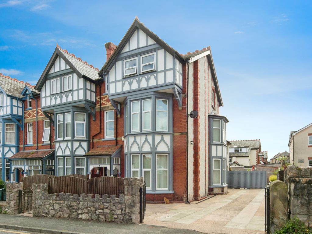 5 bed end terrace house for sale in Woodland Road West, Bae Colwyn, Woodland Road West, Colwyn