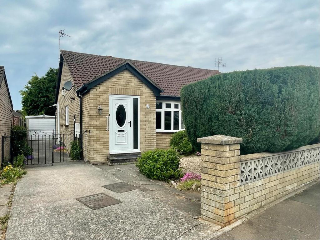 2 bed semidetached house for sale in Arlington Road, Sully, Penarth