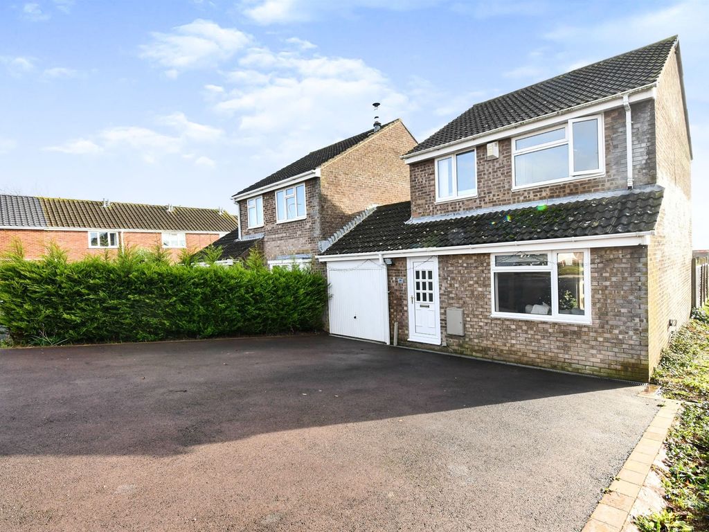 3 bed linkdetached house for sale in Maple Avenue, Bulwark, Chepstow
