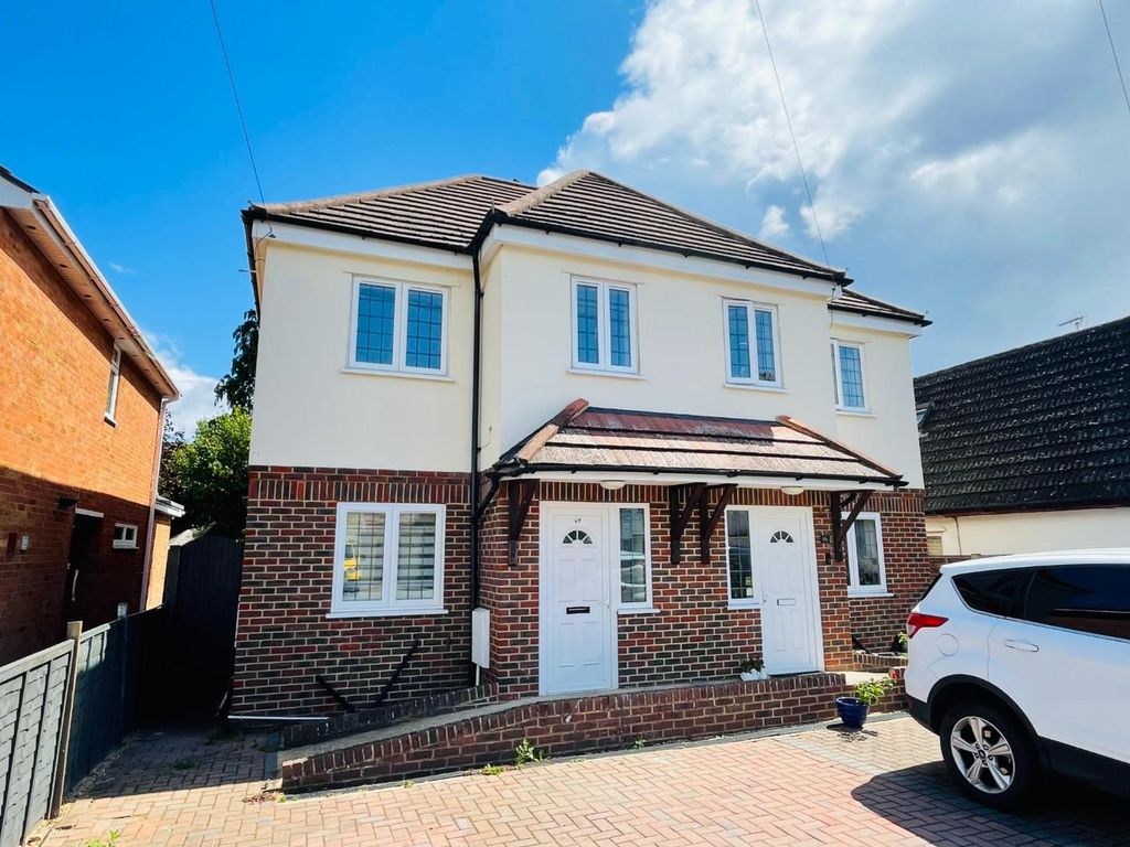 4 bed semidetached house for sale in Kings Road, New Haw, Addlestone