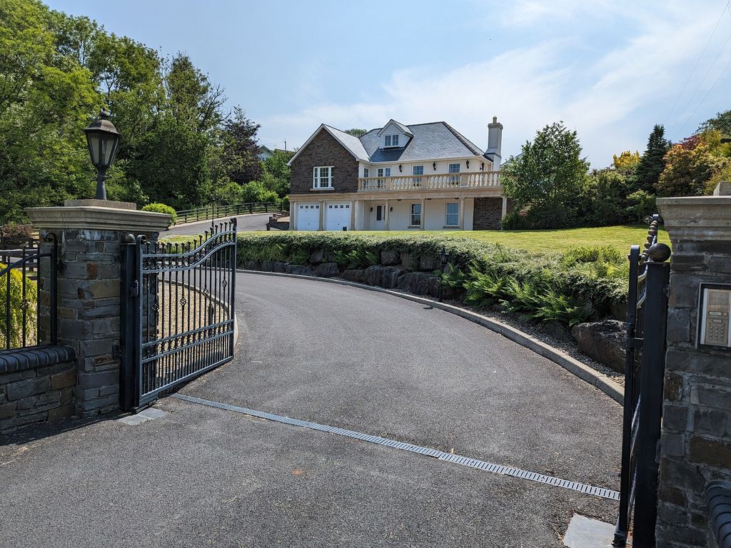 4 bed detached house for sale in Carmarthen Road, Llanybydder