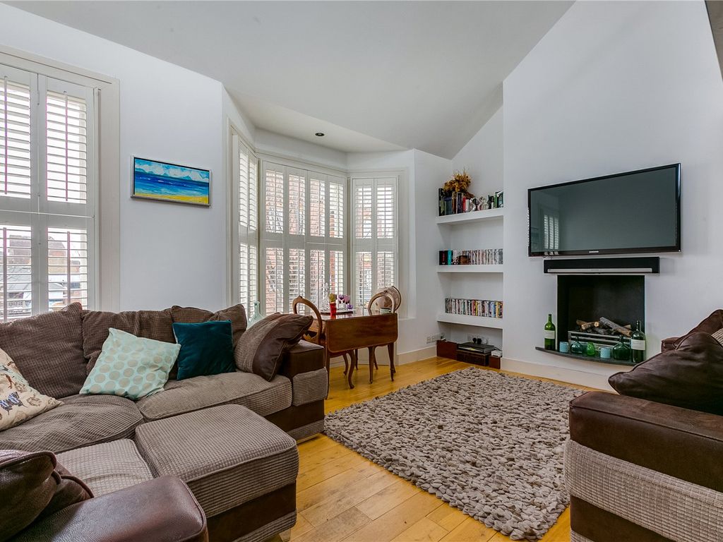 2 bed flat to rent in Queensmill Road, Fulham, London SW6 Zoopla