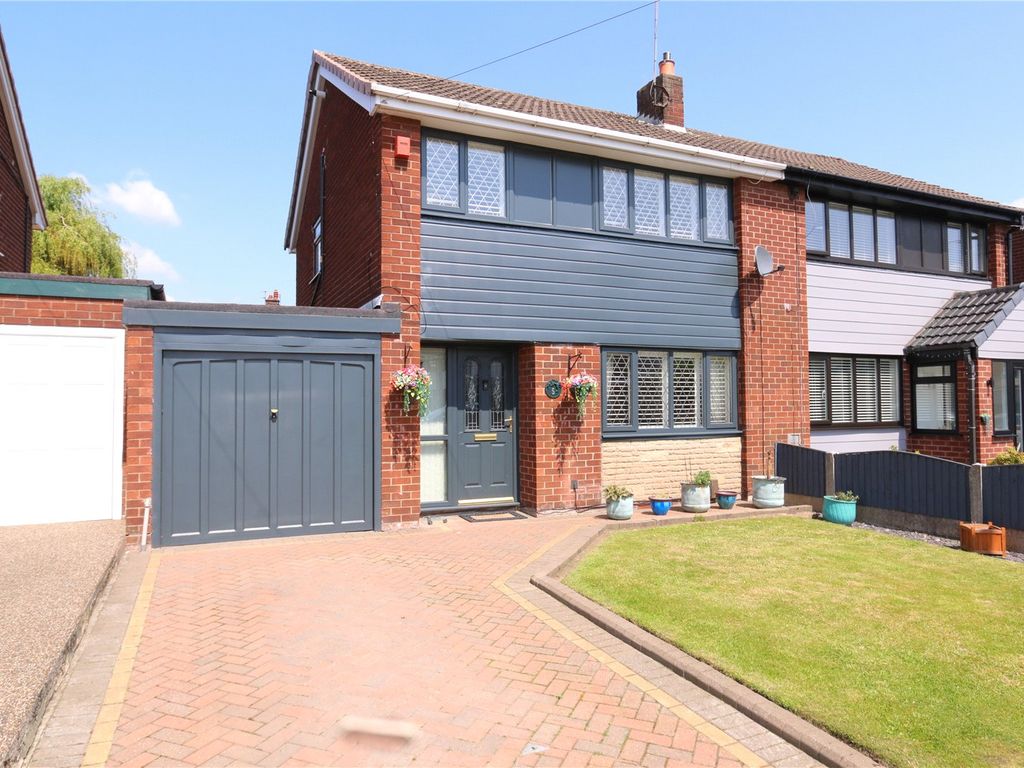 3 bed semidetached house for sale in Lower Fold, Denton, Manchester