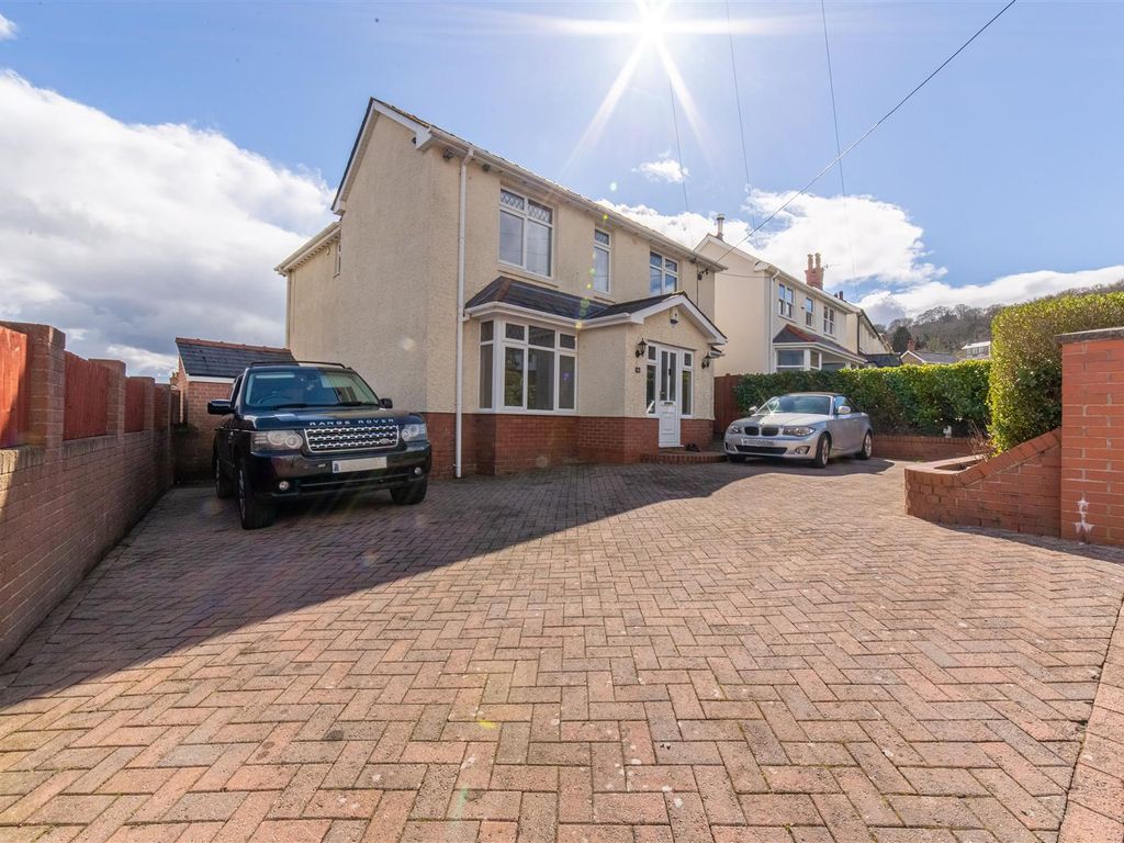 5 bed property for sale in Cwrdy Road, Griffithstown, Pontypool NP4