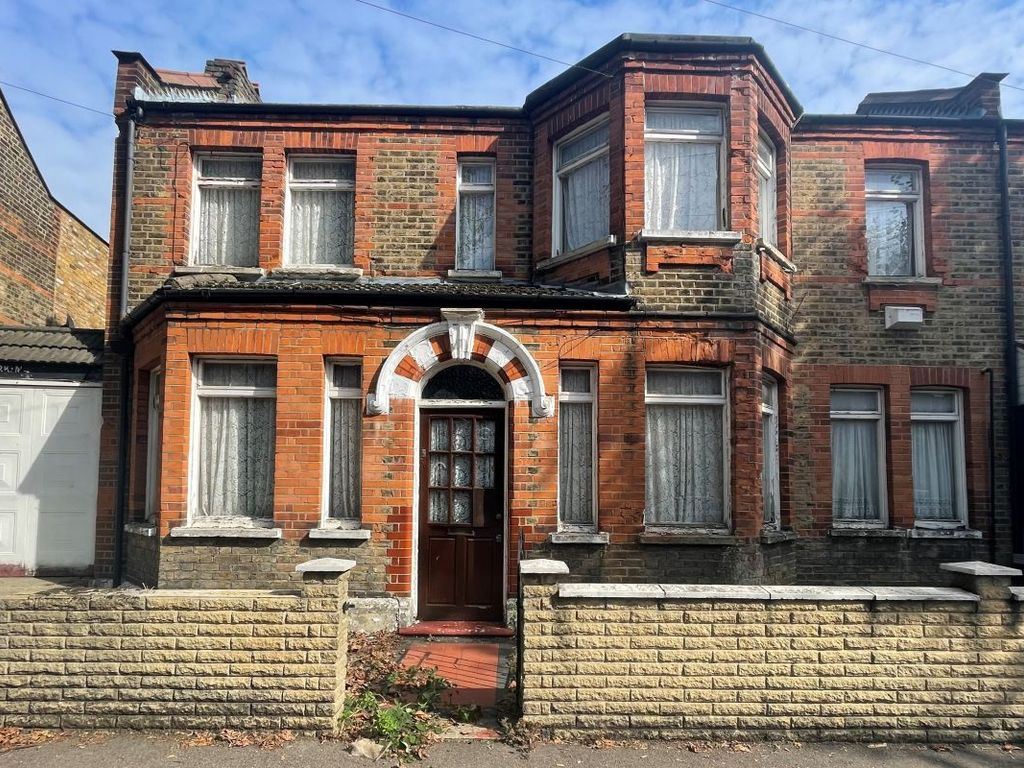 56 Edward Road, Walthamstowe, London E17