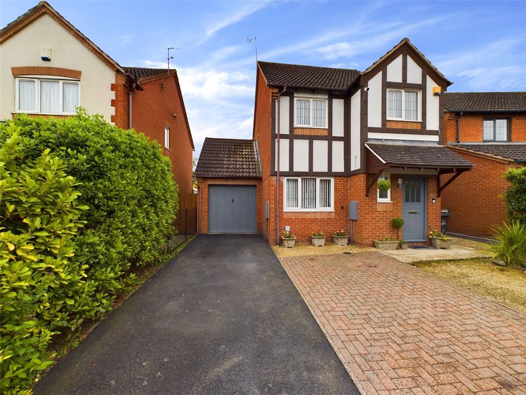 3 bed detached house for sale in Tiree Avenue, Worcester WR5, £340,000 Zoopla