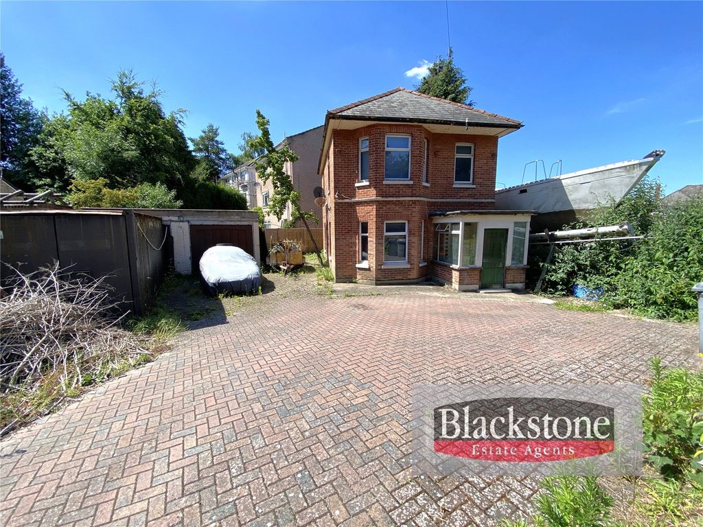 Moore Avenue, West Howe, Bournemouth, Dorset BH11  