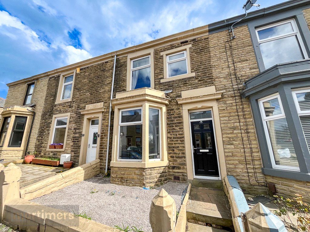 4 bed terraced house for sale in Blackburn Road, Great Harwood