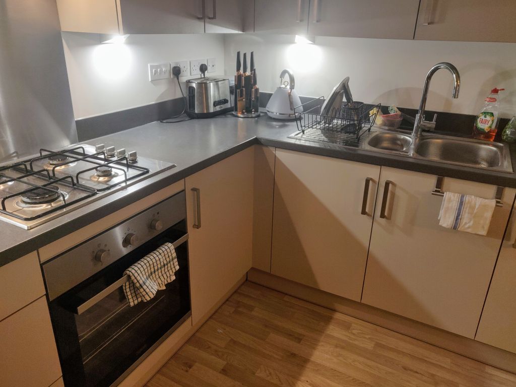 63 St James Park, Northampton NN5