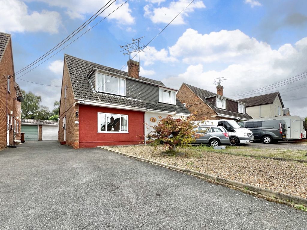 3 bed semidetached house for sale in Branksome Hill Road, College Town