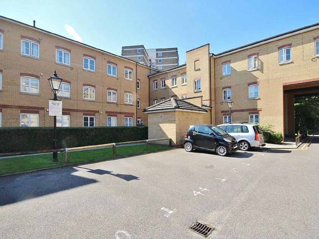 Studio to rent in Tallis Court, Kidman Close, Gidea Park, Romford RM2