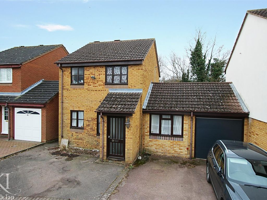 3 bed detached house for sale in Benedictine Gate, Cheshunt, Waltham