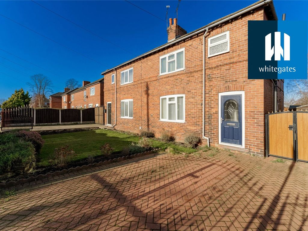 3 bed semidetached house for sale in Common Road, South Kirkby